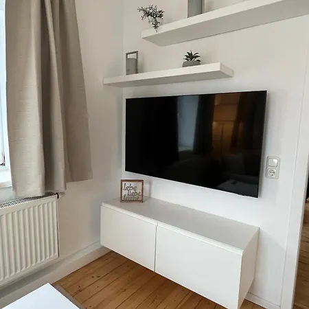 Yellow House - 3 シュタイアー