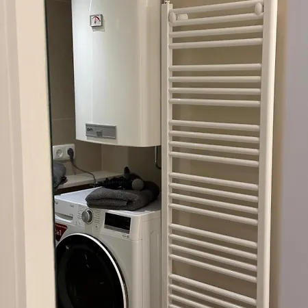 Yellow House - 3 シュタイアー