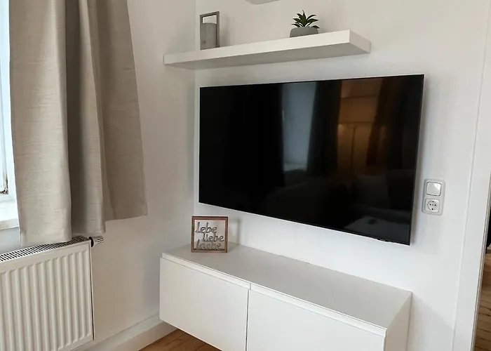 Yellow House - 3 Steyr