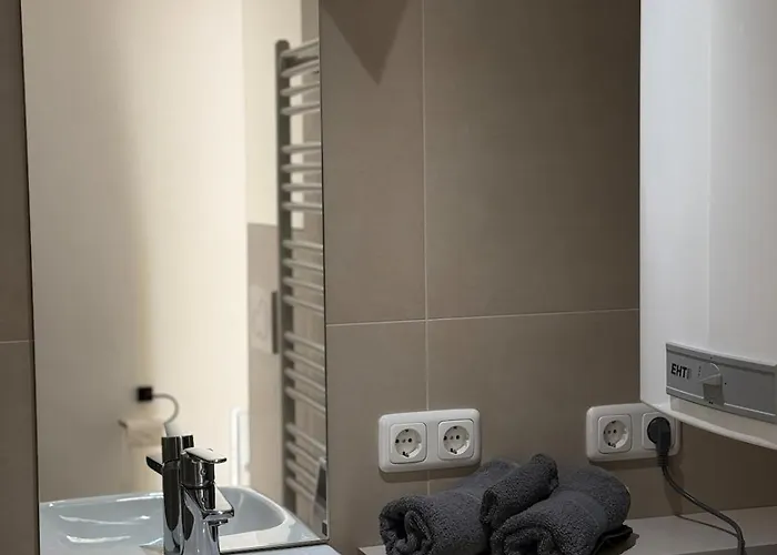 Yellow House - 3 Steyr