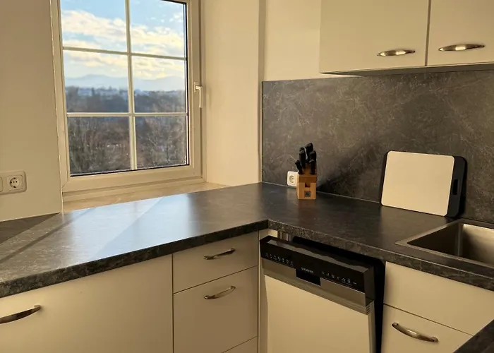 Yellow House - 3 * Steyr