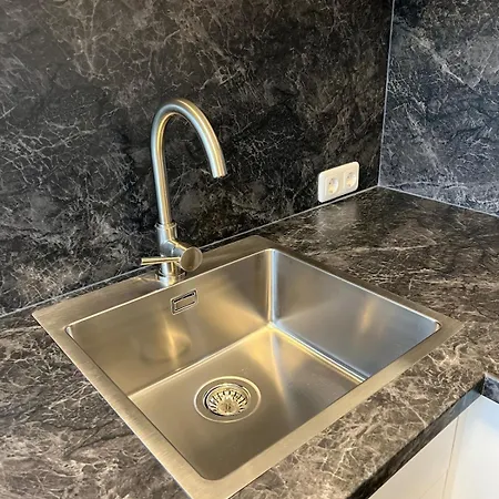 Yellow House - 3 * 施泰尔